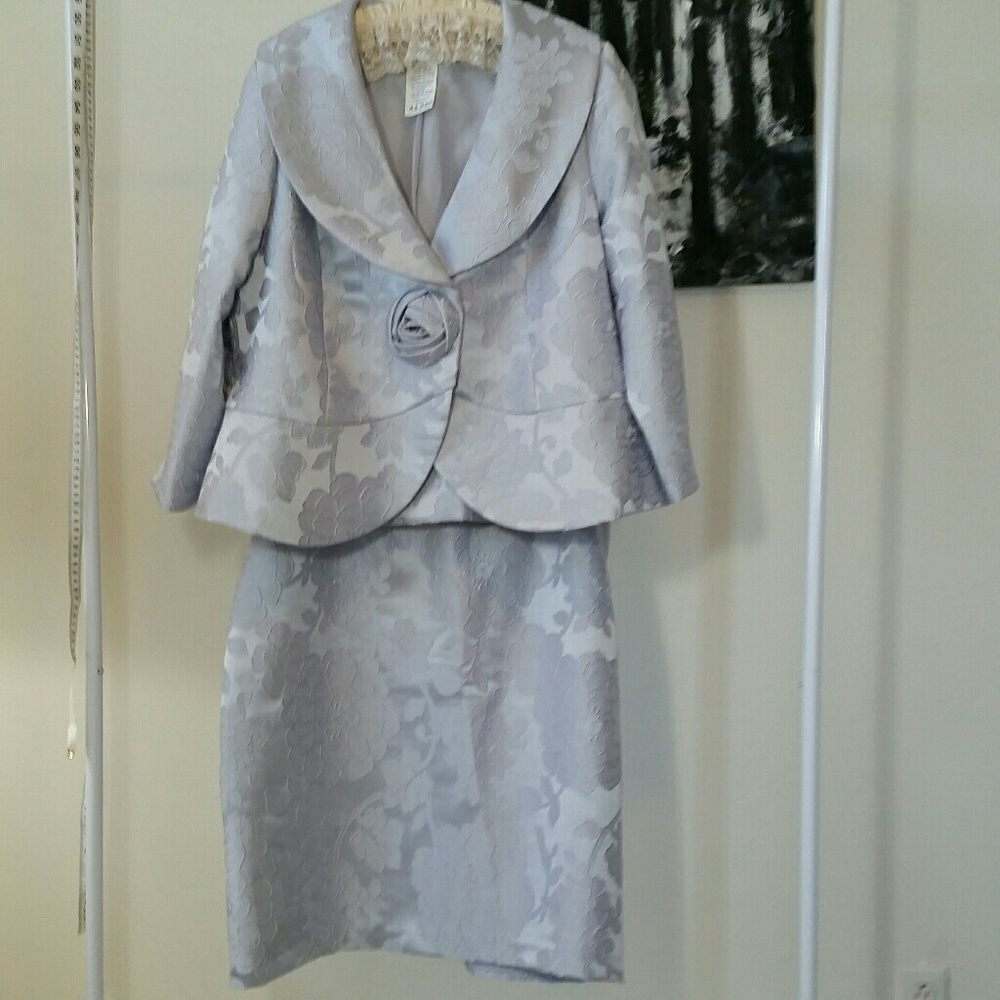 Size 16 mother of bride evening dress skirt Silver